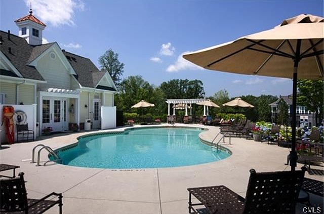2nd image of 19 Wilderswood Way #89