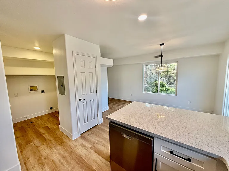 1735 W 540 N #1001 — Photo 9