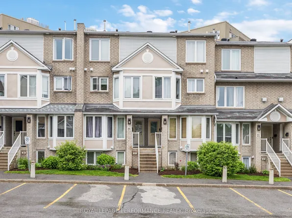 1668 Locksley Ln, Ottawa, ON K1J 1B6
