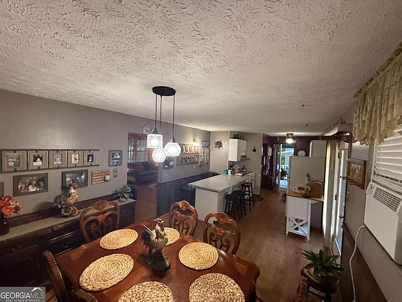 5th image of 7637 Rockbridge Rd