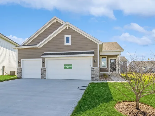 470 NW Independence Cir, Waukee, IA