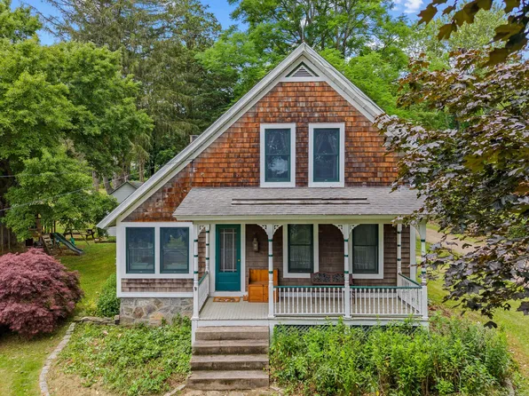 18 Cards Mill Road, Columbia, CT 06237