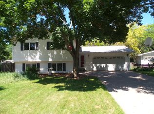 320 Dogwood Ave, Brookings, SD 57006