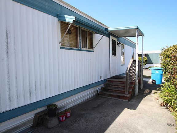 3rd image of 2230 Riverview Way