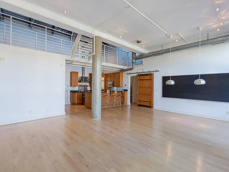 2328 Champlain St NW — Photo 6