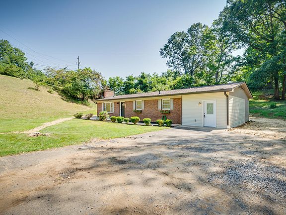 3rd image of 309 Knob Hill Dr