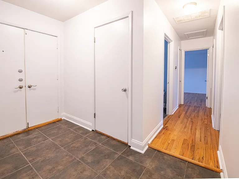 4505 W 78th St — Photo 3