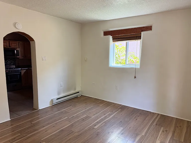 1618 W Alameda St #A — Photo 3
