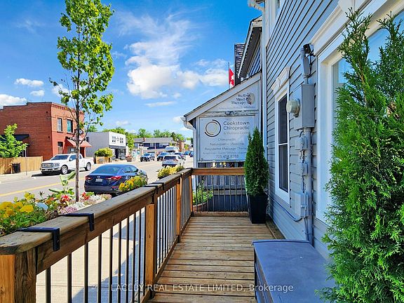3rd image of 23 Queen St