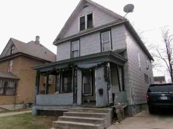 19 W Iroquois St, Freeport, IL 61032
