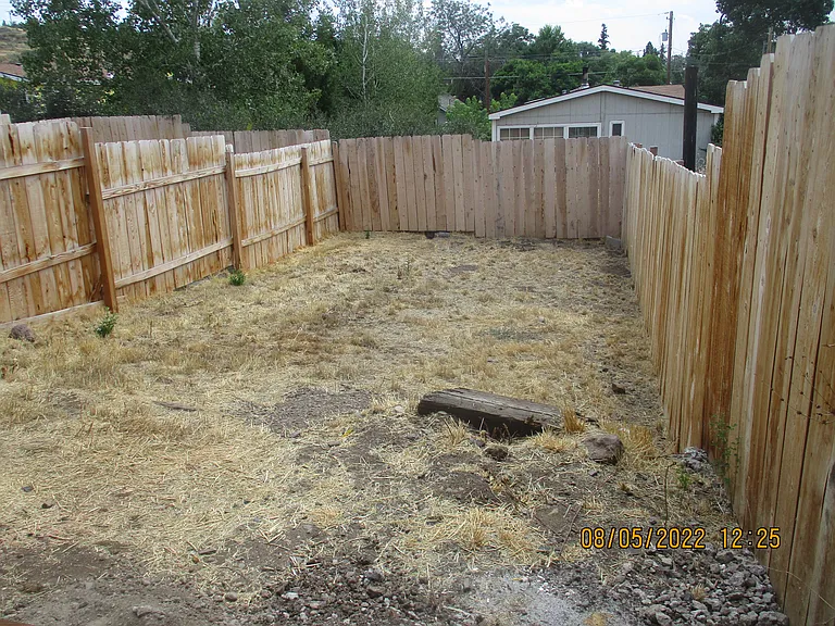 855 California Ave — Photo 2