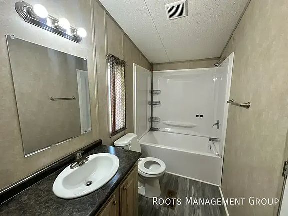 5th image of 101 Stoney Creek Dr #15