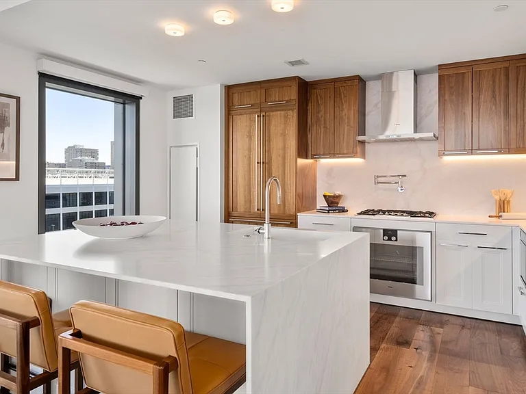300 Pier 4 Blvd #6D — Photo 8