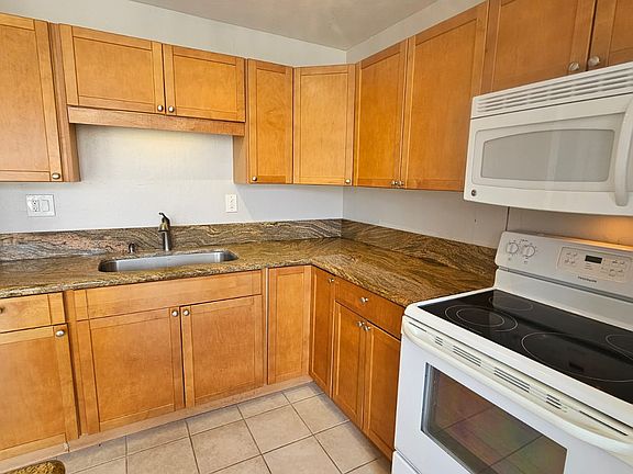 Microwave, Stove and Oven