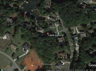 13808 Island Dr, Huntersville, NC 28078