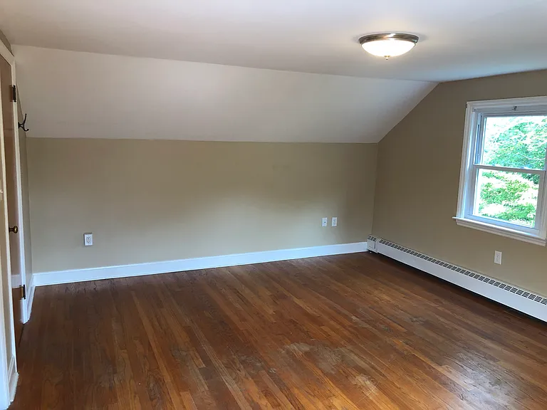 410 Sanford Rd — Photo 22