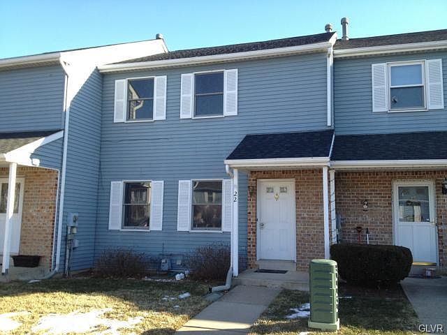 1st image of 22 Bennington Ct