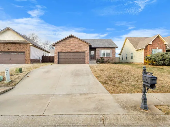 2280 Killington Dr, Clarksville, TN 37043