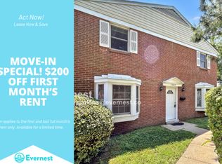 1382 Ironwood St, Woodbridge, VA 22191
