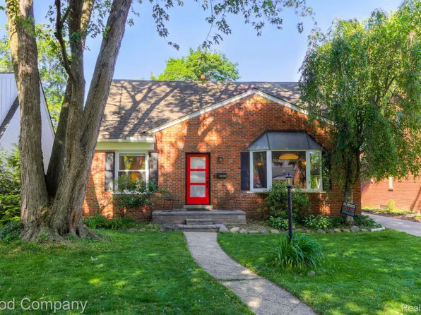 26355 Humber St, Huntington Woods, MI 48070
