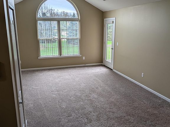 3rd image of 32974 Redstone Dr