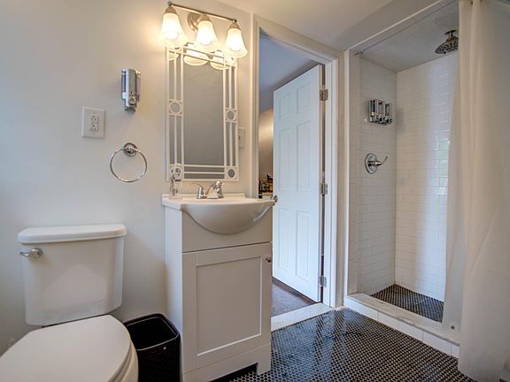3rd image of 2051 Alta Ave #3