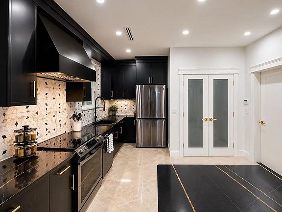 4th image of 1102 Largo Rd #1