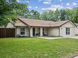 434 Jamestown Dr, Garland, TX 75043