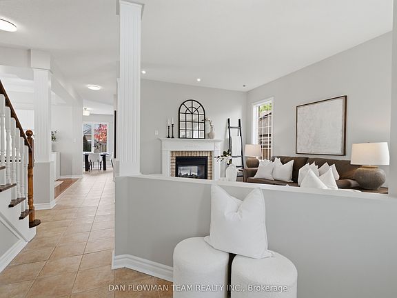 3rd image of 30 Weldon St