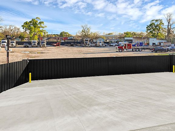 2nd image of 5715 & 5721 Spindle Dr