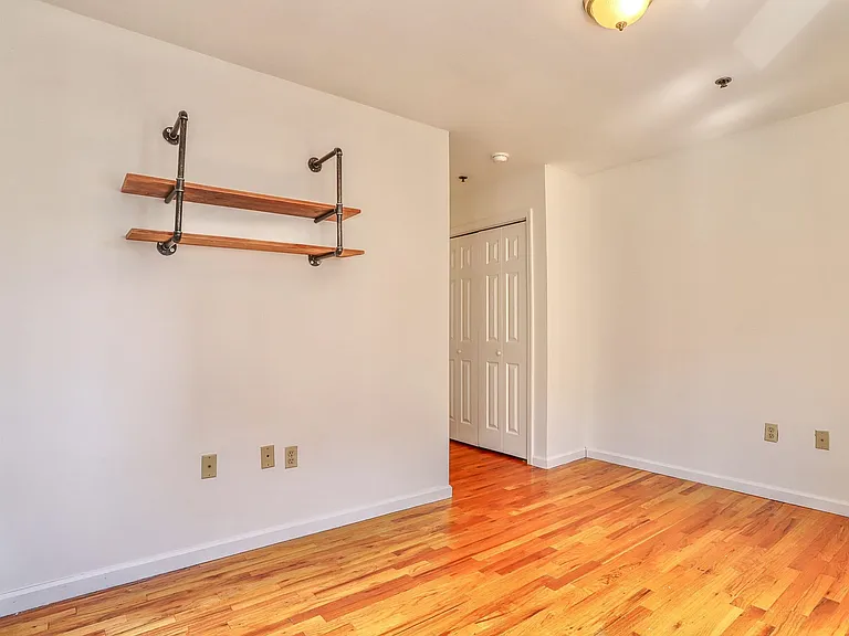 632 Adams St #3 — Photo 15