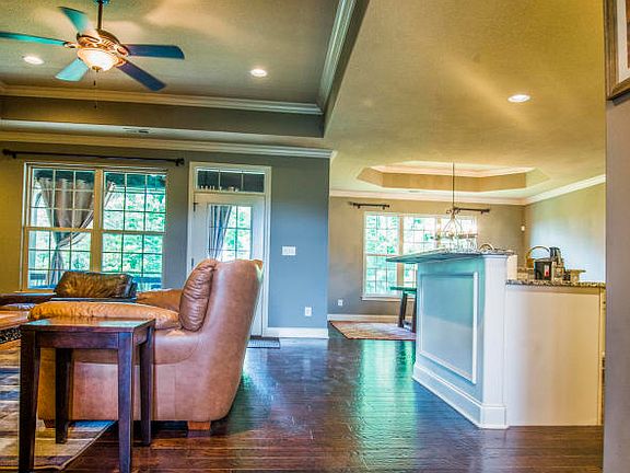 4th image of 9925 Winding Hill Ln