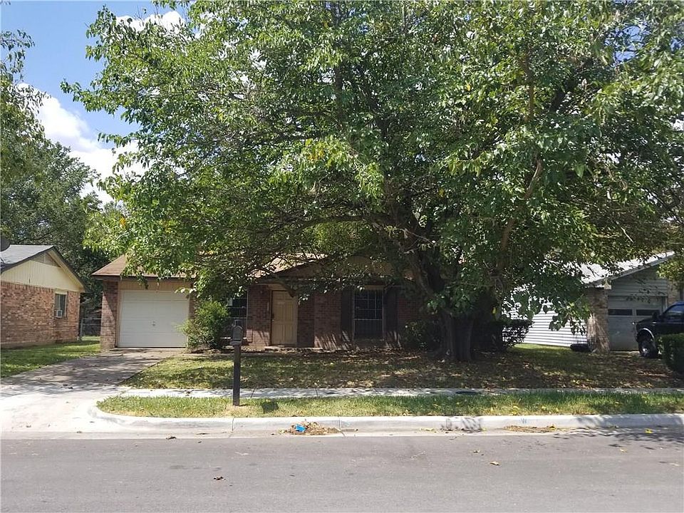 1st image of 309 Pecan St