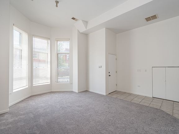 3rd image of 2228 W Warren Blvd APT 1