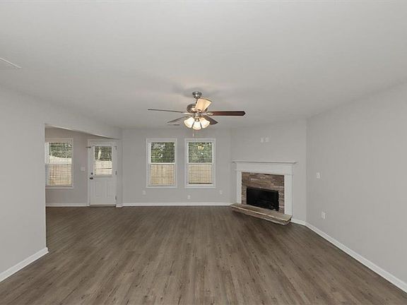 4th image of 517 Arrowhead Dr