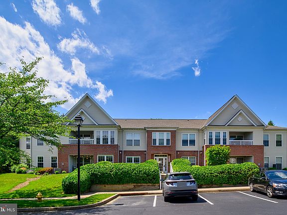 2nd image of 1410 Bonnett Pl Unit 221
