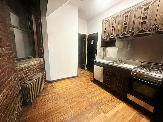 Rented by PocketBroker Inc | media 3