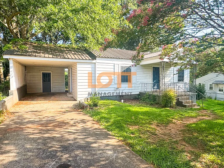 126 Irene Cir — Photo 2
