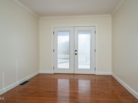 5th image of 134 Nikki Cir