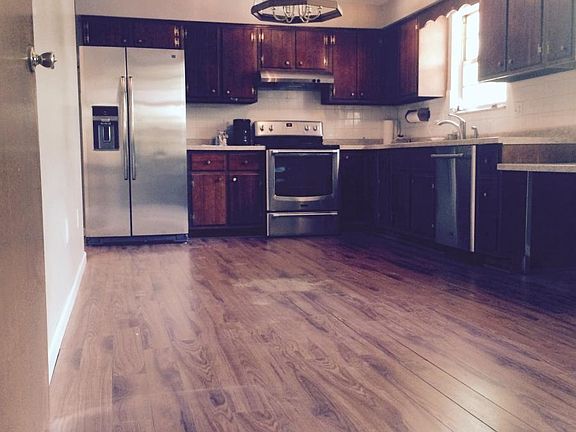 2nd image of 660 W Broadway St