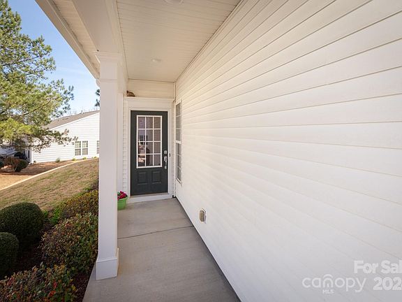 5th image of 1581 River Bend Blvd
