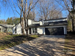 7401 Sheffingdell Dr, Charlotte, NC 28226