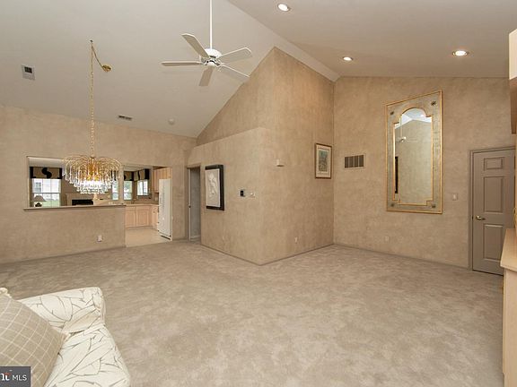 5th image of 4 Clifford Dr