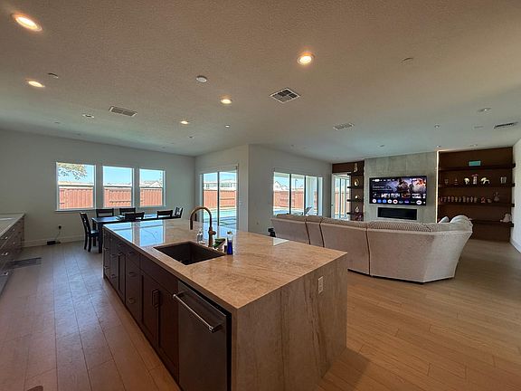 3rd image of 3669 Manzanita Way
