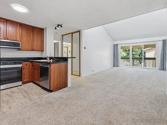 3rd image of 1801 Diamond St Unit 324