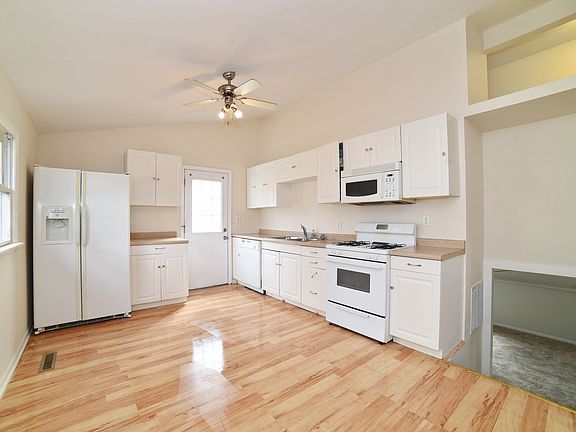 4th image of 925 Garfield Dr
