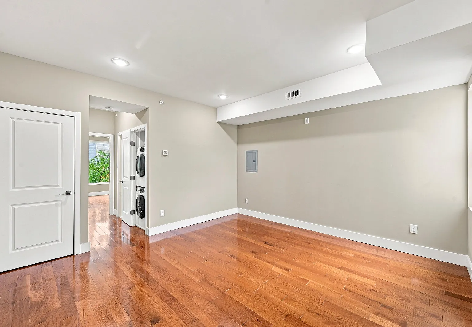 Gorgeous New Construction Apartment Available Now! — Photo 4