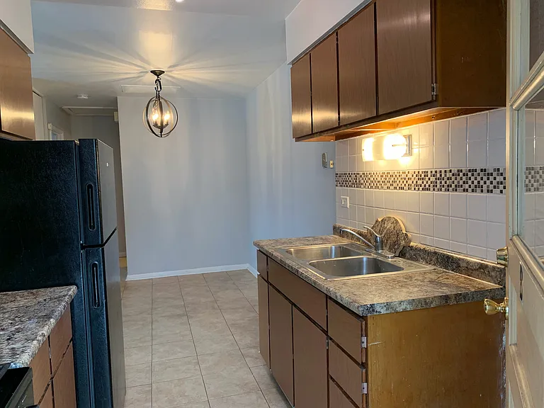 64 E Fullerton Ave #B — Photo 6