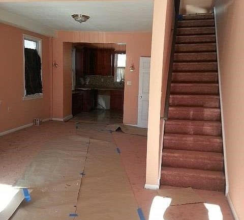 4th image of 2445 95th St