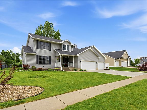 2nd image of 1415 Lyndhurst Dr